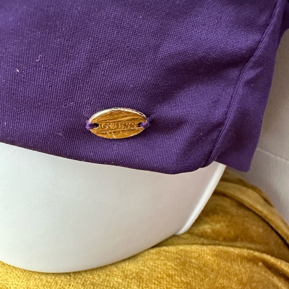 Guess Cut out Top with Gold Chain Accent L - Picture 9 of 12